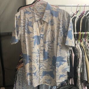 Coastaoro short sleeve button down shirt men’s large NWOT.